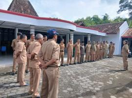 Senin Pagi Apel Rutin bagi Pamong Kalurahan